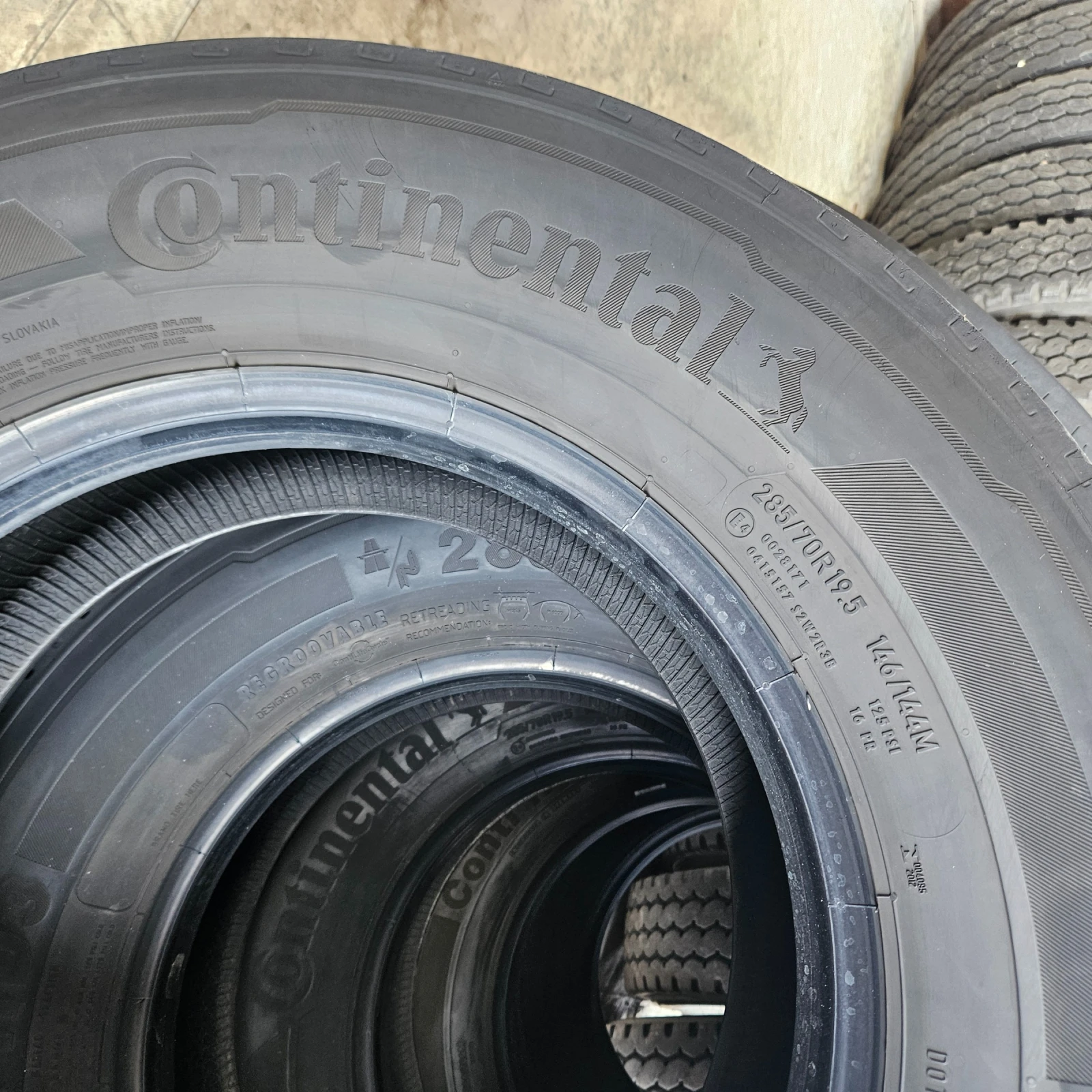 Гуми, снимка 11 - Гуми и джанти - 54033577