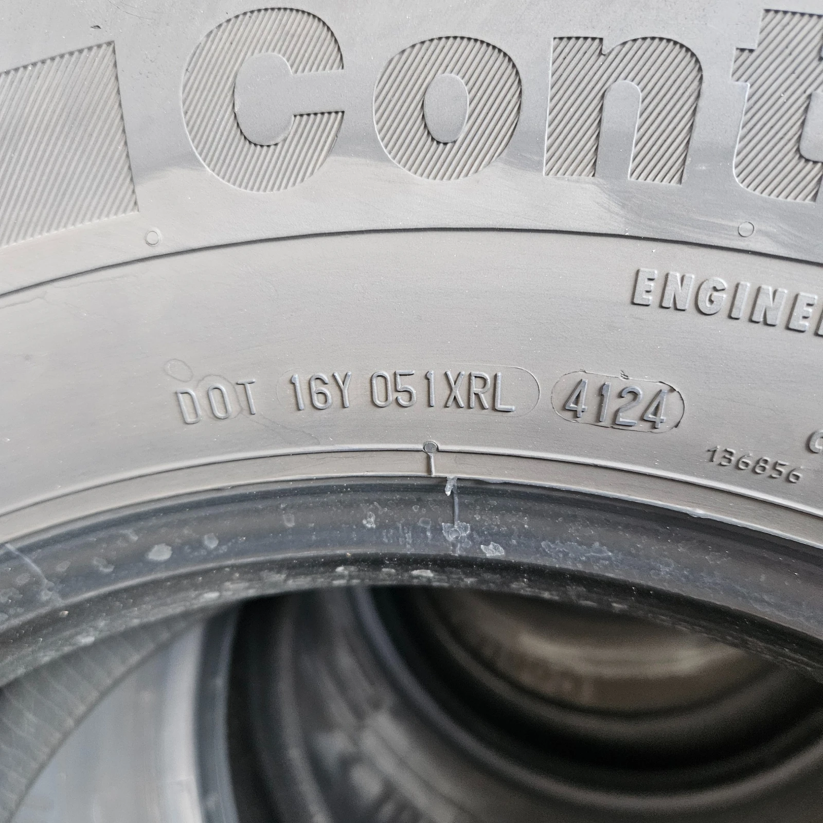 Гуми, снимка 16 - Гуми и джанти - 54033577