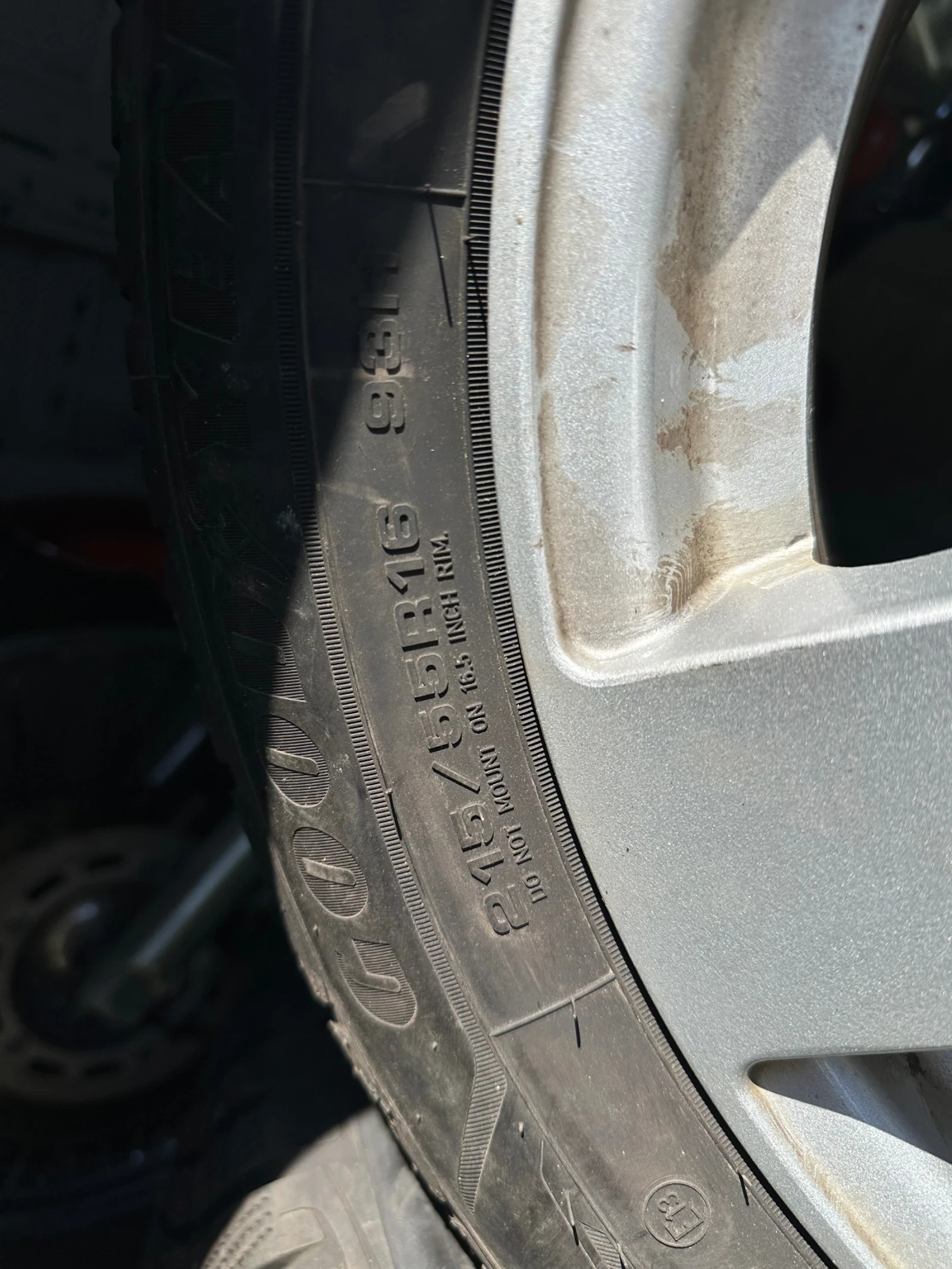 Гуми с джанти Goodyear 215/55R16, снимка 2 - Гуми и джанти - 54775871