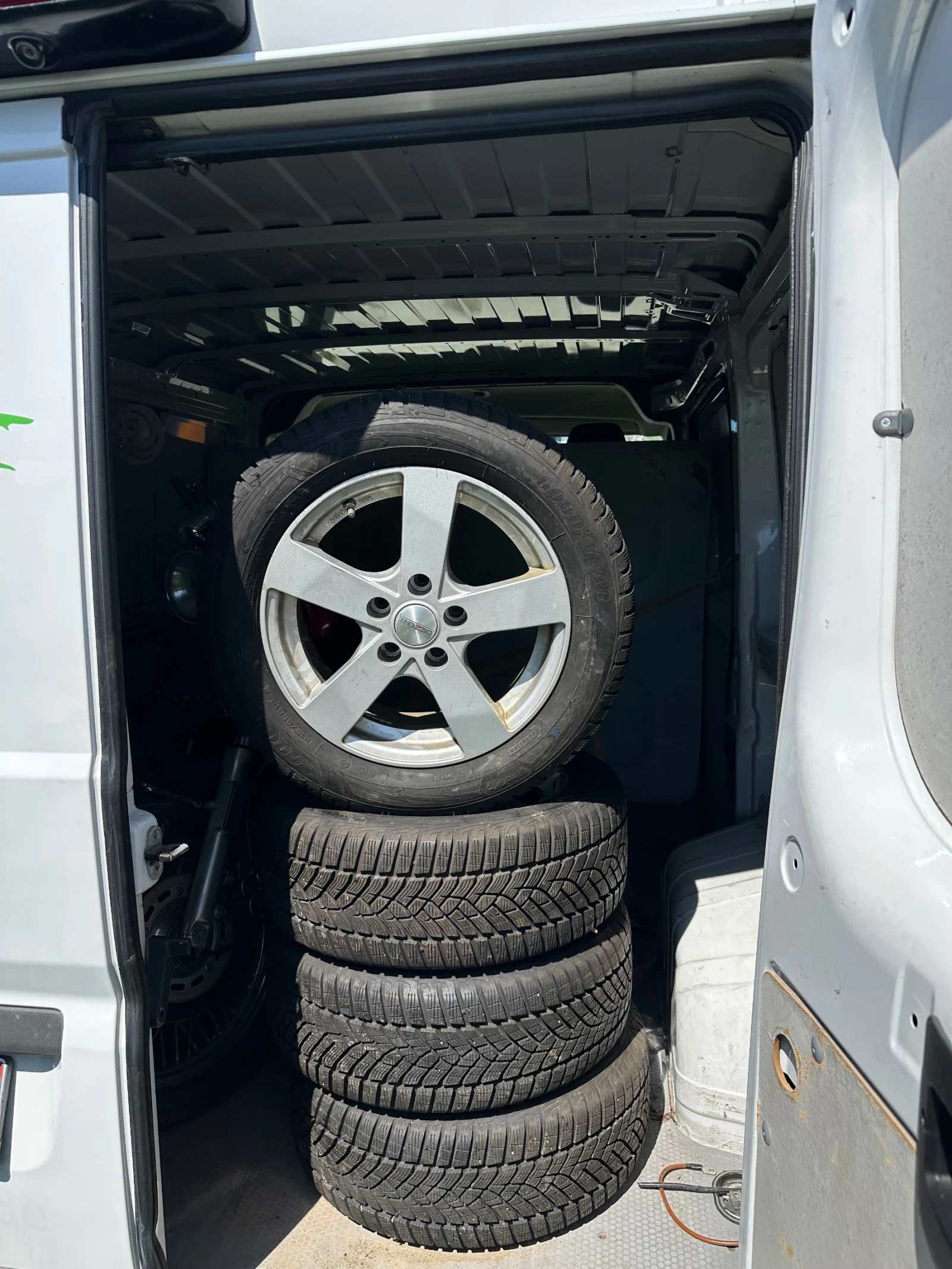Гуми с джанти Goodyear 215/55R16