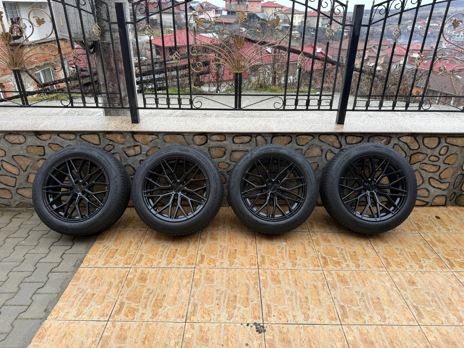 Гуми с джанти Goodyear 235/55R19, снимка 2 - Гуми и джанти - 55988109