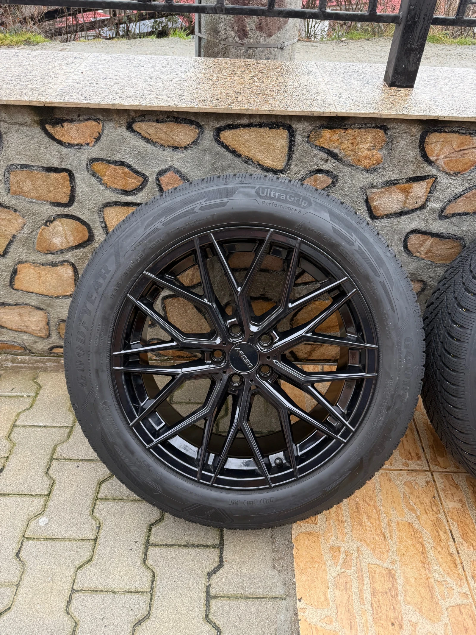 Гуми с джанти Goodyear 235/55R19, снимка 3 - Гуми и джанти - 55988109