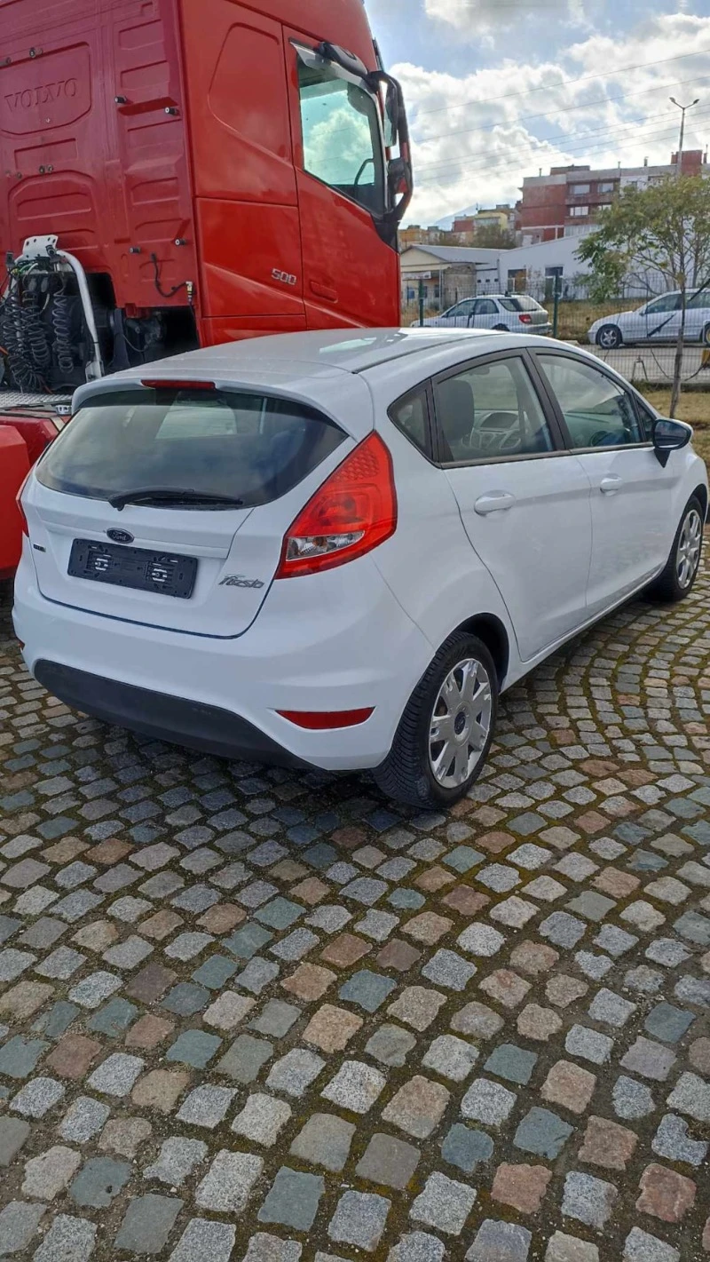 Ford Fiesta Дизел 1.4, снимка 8 - Автомобили и джипове - 47033605