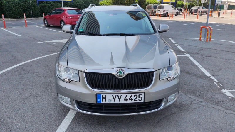 Skoda Superb, снимка 1 - Автомобили и джипове - 47152129