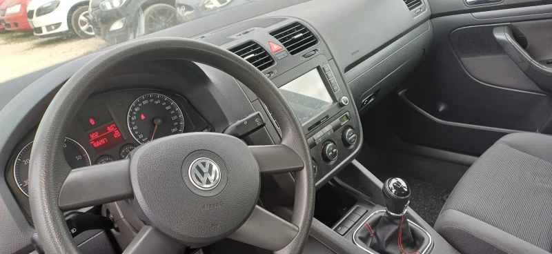 VW Golf 1.9 TDI, снимка 14 - Автомобили и джипове - 47638494