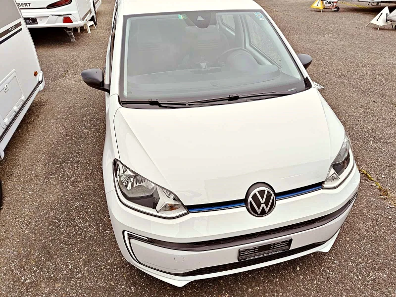 VW Up 36.8 Kw-на 15975км.- ГАРАНЦИОНЕН АВТОМОБИЛ, снимка 1 - Автомобили и джипове - 48182737