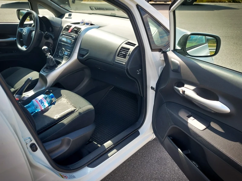 Toyota Auris Toyota Auris Facelift 1.33 VVT-i Start/Stop, снимка 13 - Автомобили и джипове - 52291282