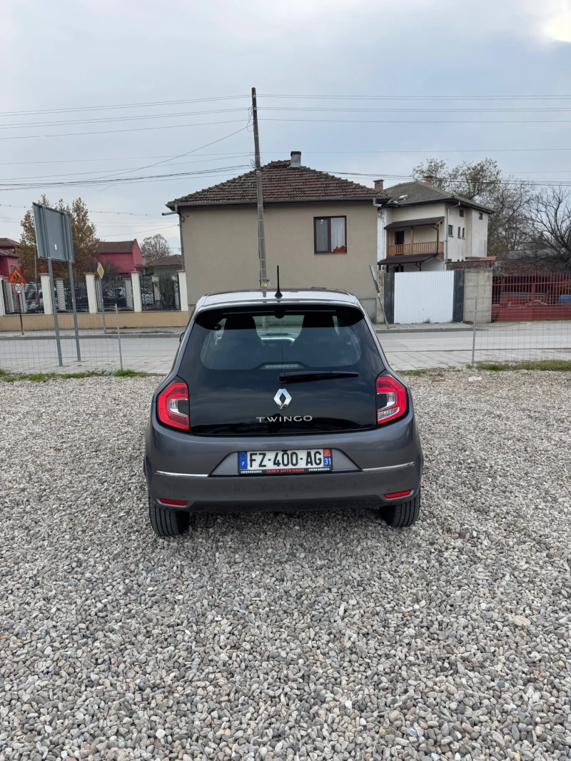 Renault Twingo EV 22kw Като нова, снимка 6 - Автомобили и джипове - 52642154