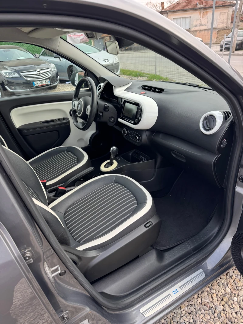 Renault Twingo EV 22kw Като нова, снимка 9 - Автомобили и джипове - 52642154