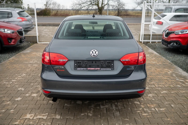 VW Jetta бензин* TSI* 105кс* седан, снимка 8 - Автомобили и джипове - 53448165