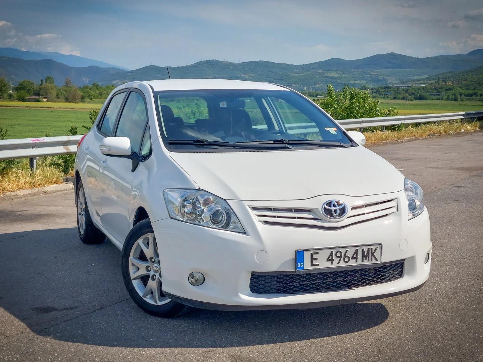 Toyota Auris Toyota Auris Facelift 1.33 VVT-i Start/Stop, снимка 1