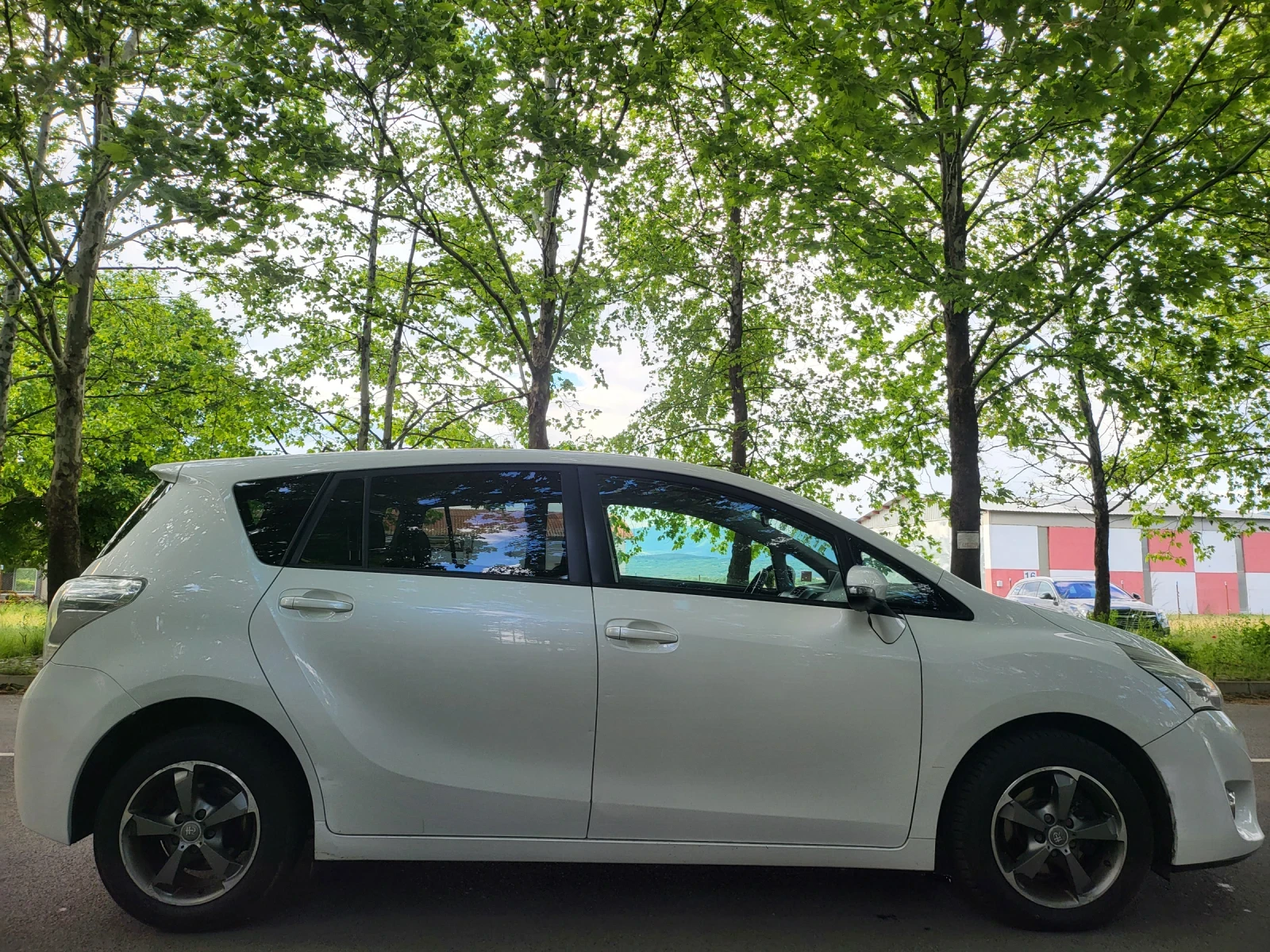 Toyota Corolla verso 1.6 d - изображение 4