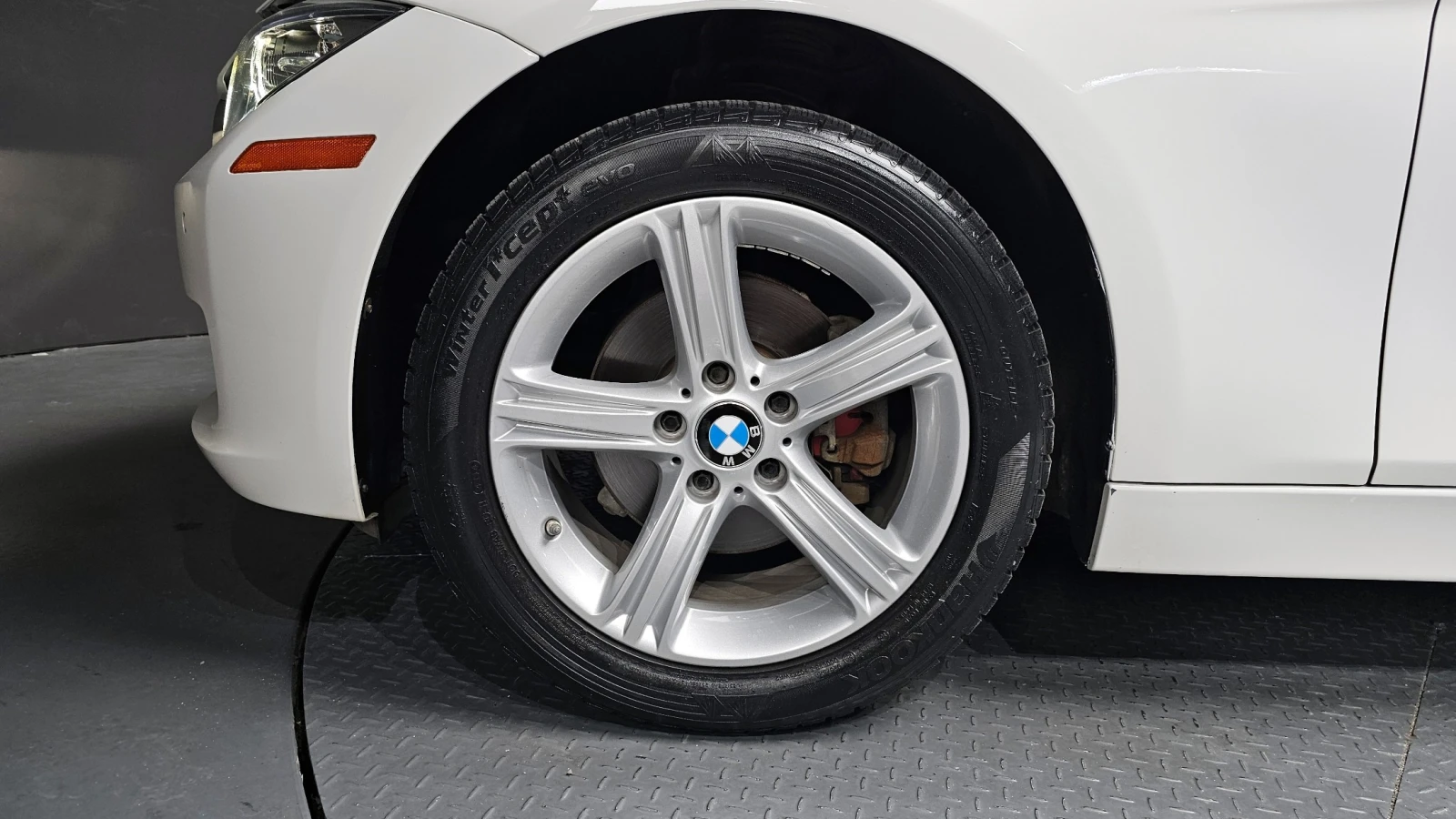 BMW 320 3 Series (F30) 320D - изображение 5