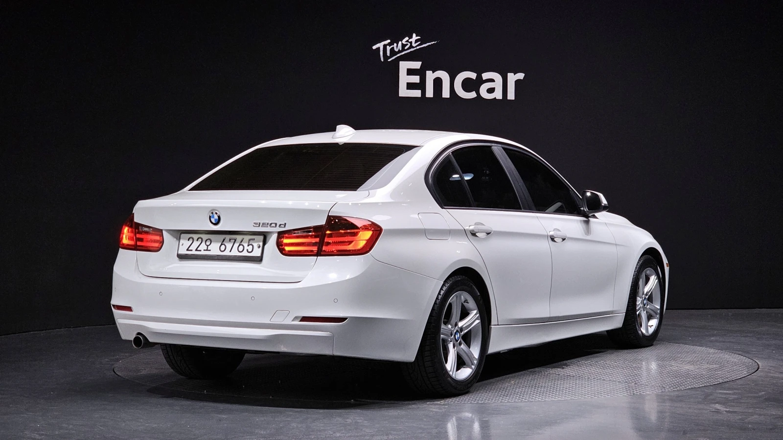 BMW 320 3 Series (F30) 320D - изображение 2