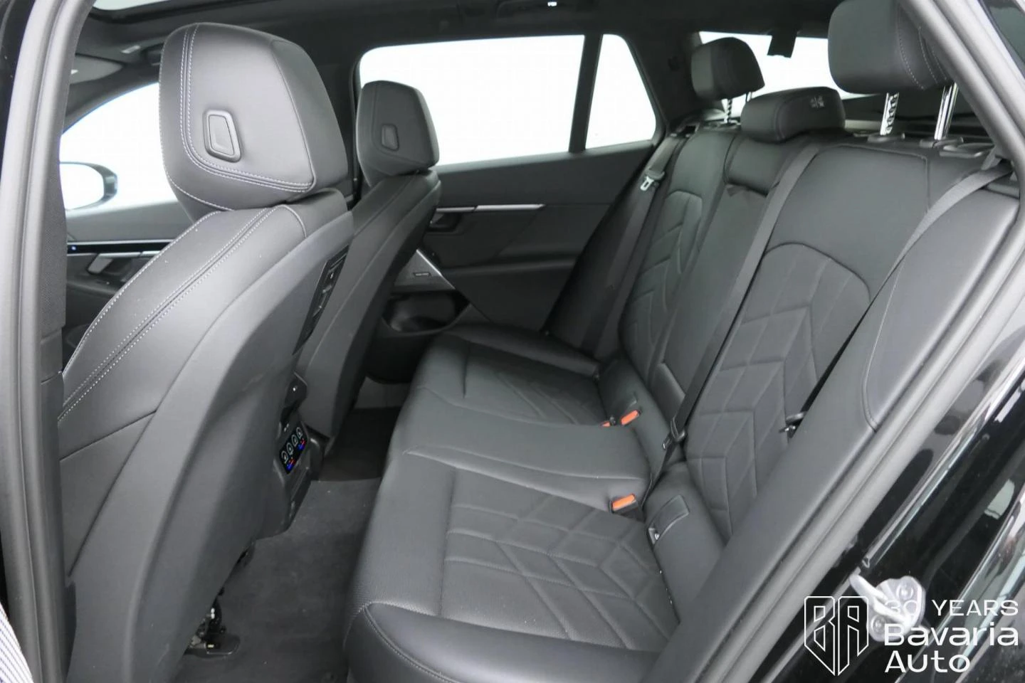 BMW 520 d xDrive Touring M Sport Paket Steptronic - изображение 8