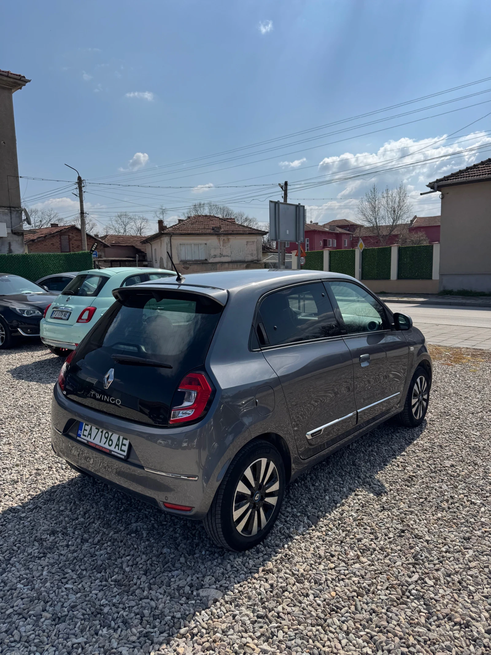 Renault Twingo EV 22kw / Кожа / Подгрев / ГАРАНЦИЯ ДО 2029г, снимка 4 - Автомобили и джипове - 52642154