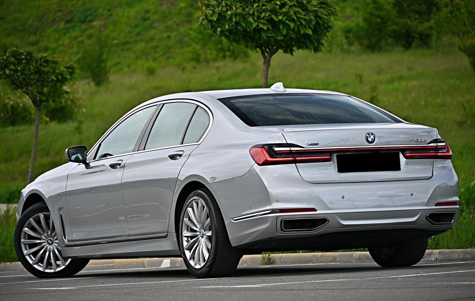 BMW 750 xDrive - изображение 3