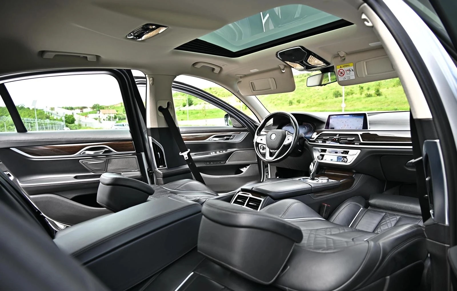 BMW 750 xDrive - изображение 8