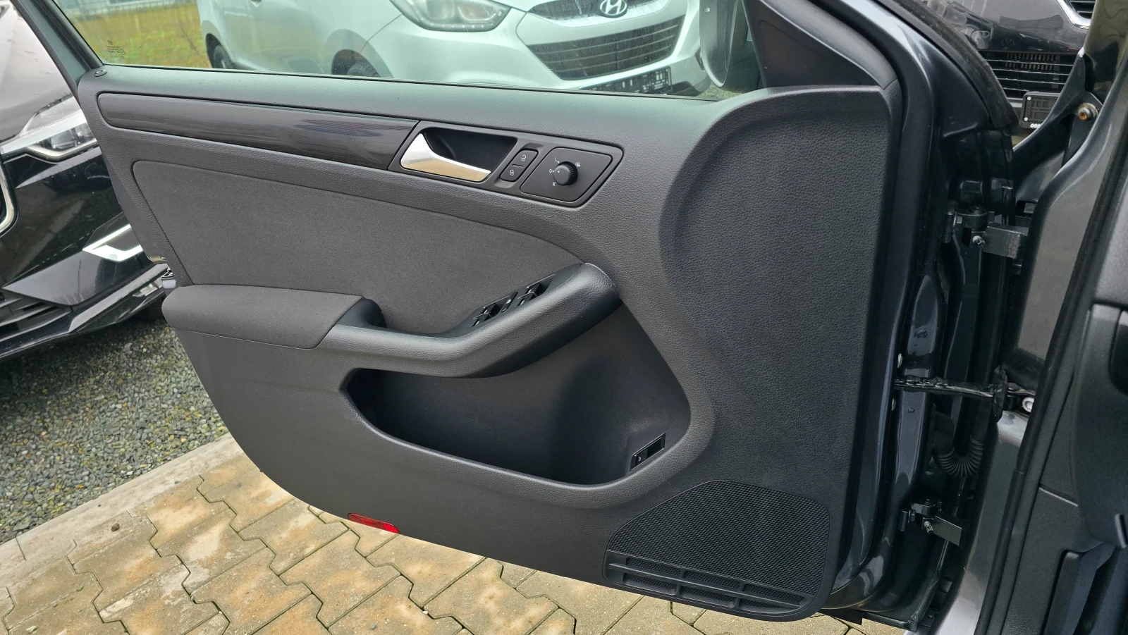 VW Jetta ������* TSI* 105��* ����� | Mobile.bg � ����������� 13