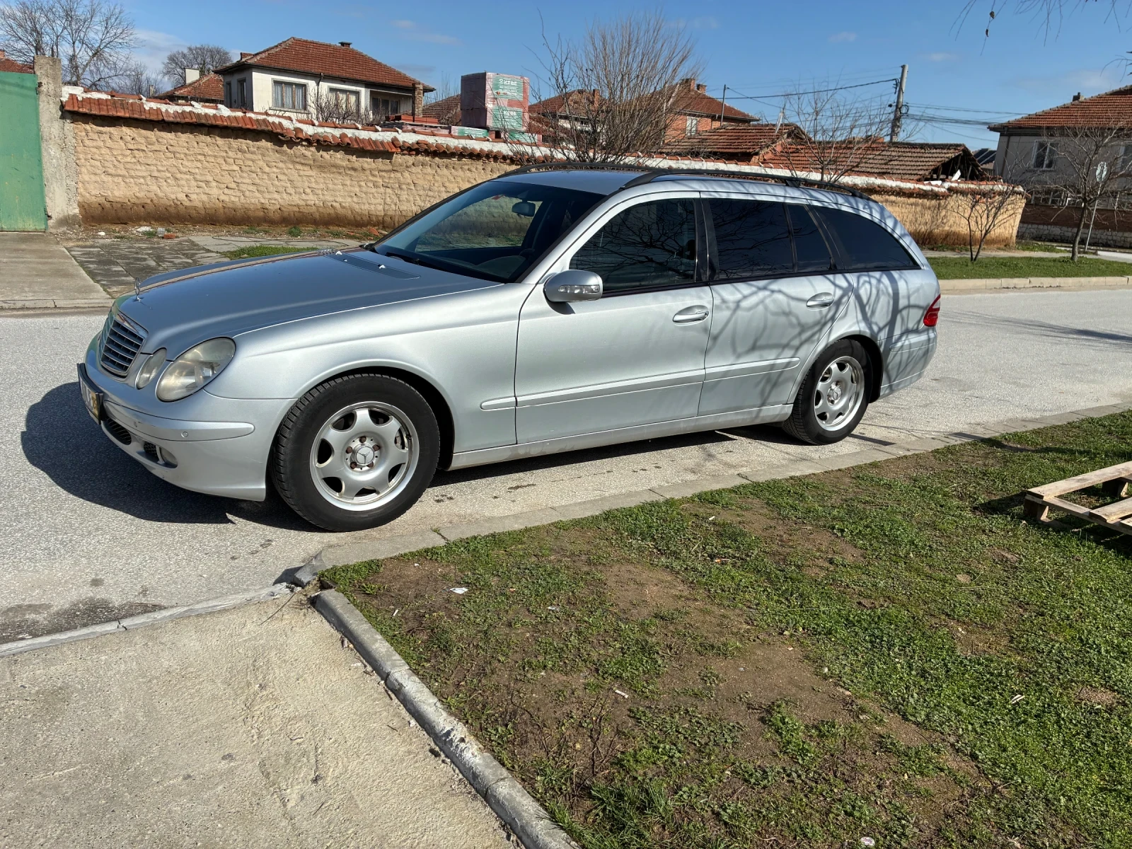 Mercedes-Benz E 220  - изображение 7