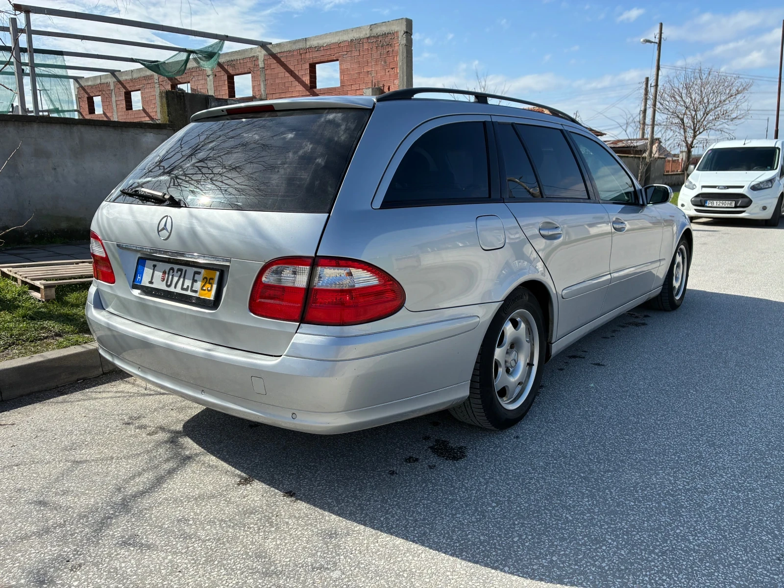 Mercedes-Benz E 220  - изображение 4