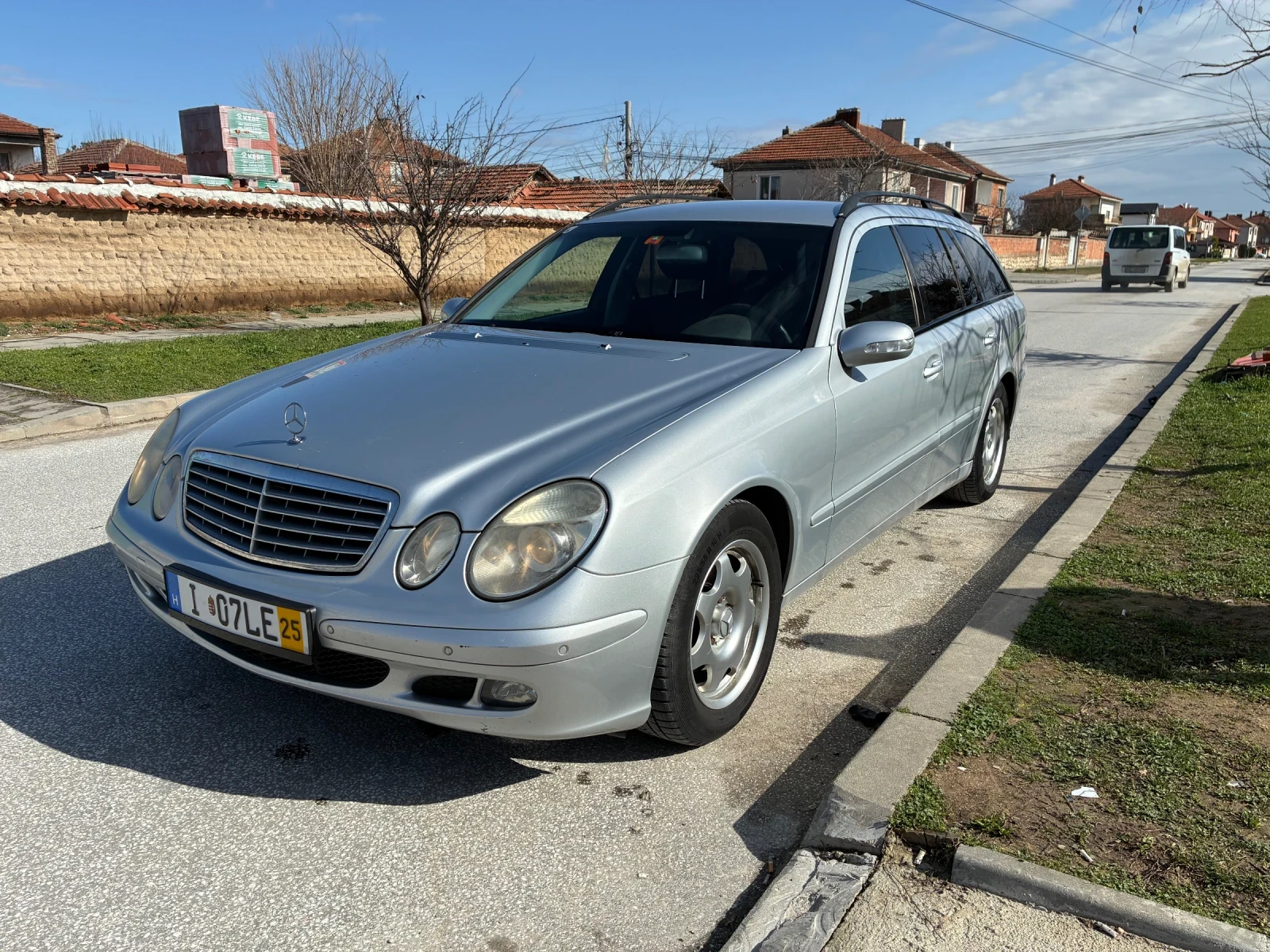 Mercedes-Benz E 220  - изображение 2