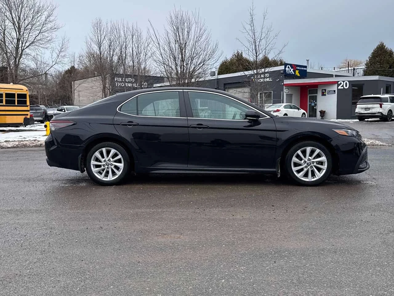 Toyota Camry * SE Auto AWD * CARFAX * СЛЕДЕНЕ НА ЛЕНТИ, снимка 3 - Автомобили и джипове - 53880573