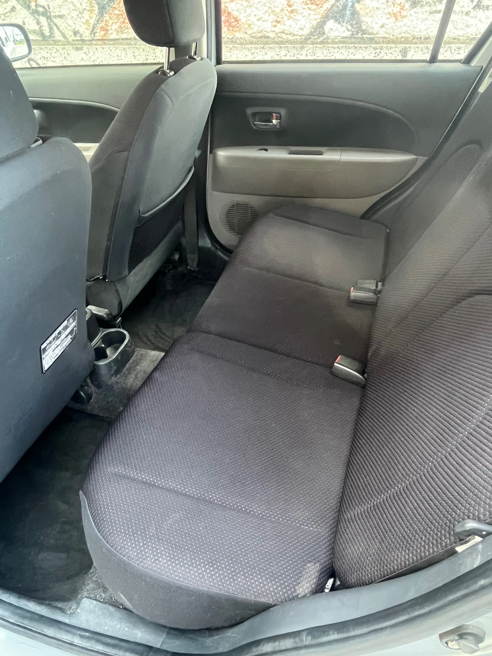 Daihatsu Sirion, снимка 10 - Автомобили и джипове - 53972925