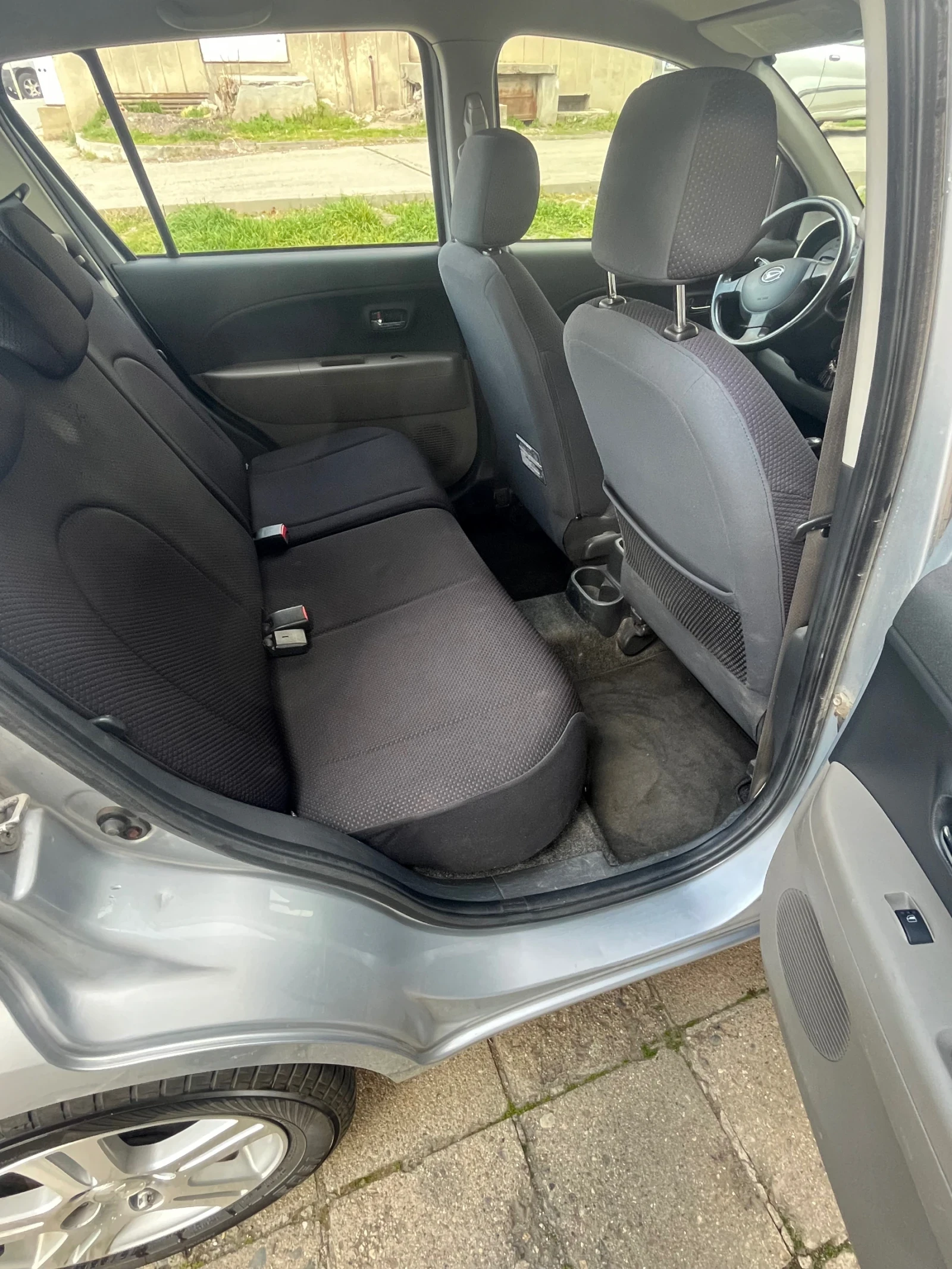 Daihatsu Sirion, снимка 11 - Автомобили и джипове - 53972925