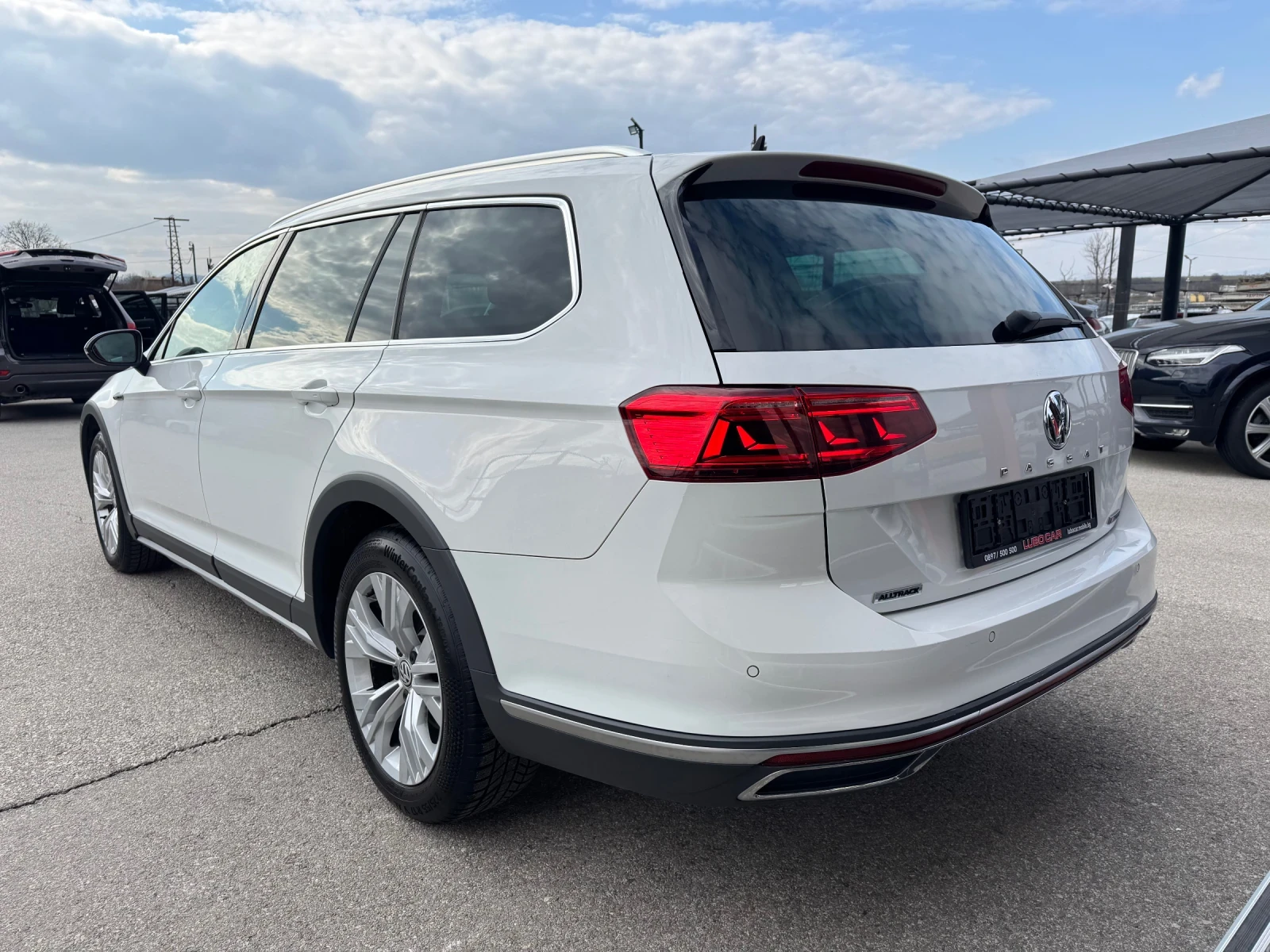 VW Alltrack 2.0TDI-190кс.-FACELIFT-KEYLESS-CAMERA-DISTRONIC, снимка 3 - Автомобили и джипове - 53999826