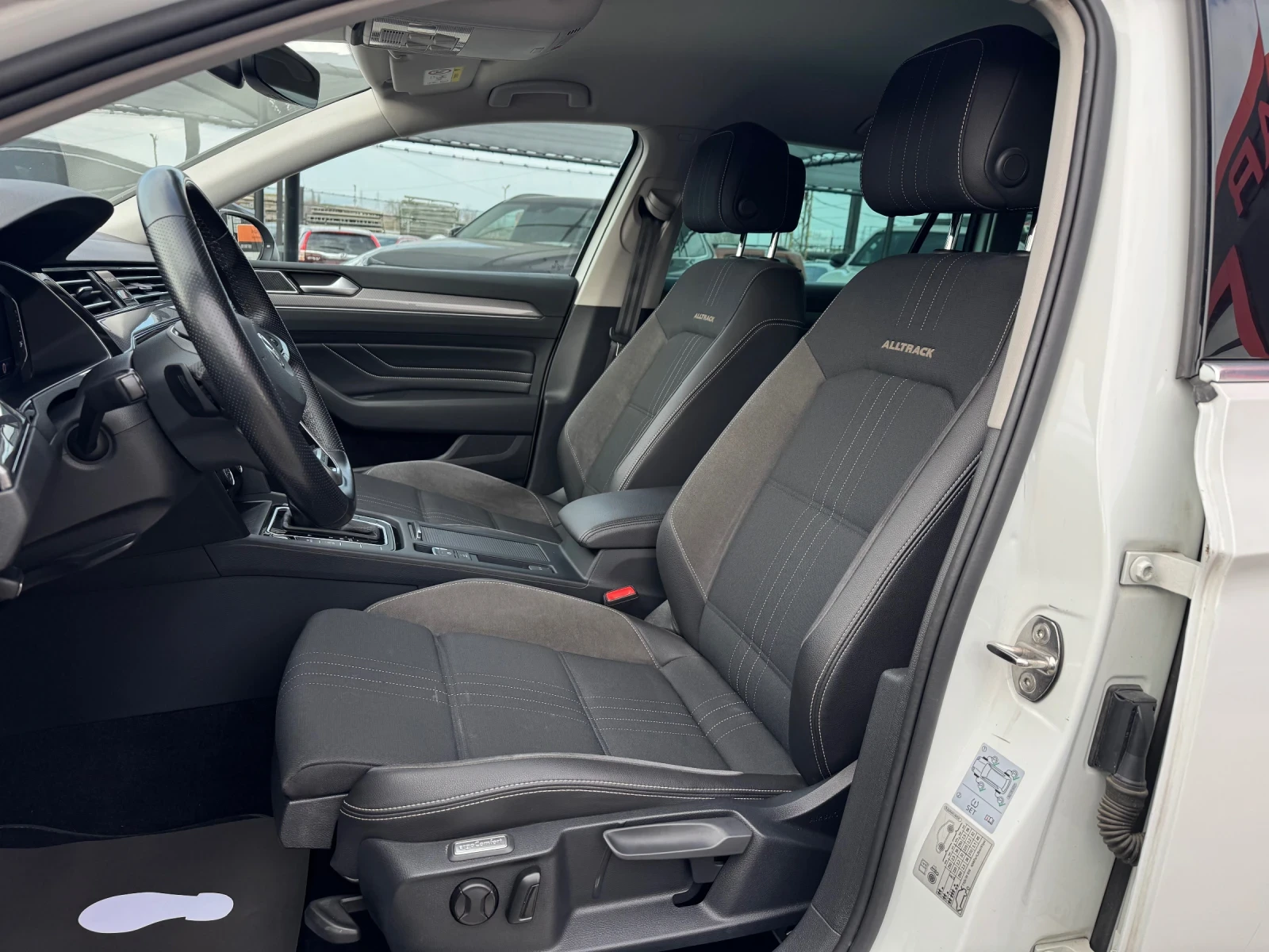 VW Alltrack 2.0TDI-190кс.-FACELIFT-KEYLESS-CAMERA-DISTRONIC, снимка 9 - Автомобили и джипове - 53999826