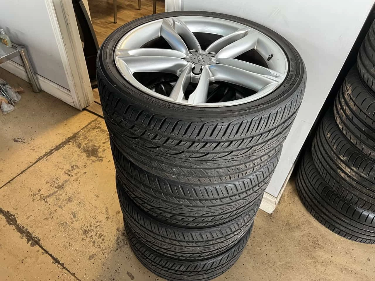 Audi Tt TTS/2.0T/CARFAX/АЛКАНТАРА/2 ЧИФТА ГУМИ И ДЖАНТИ/, снимка 11 - Автомобили и джипове - 54203807