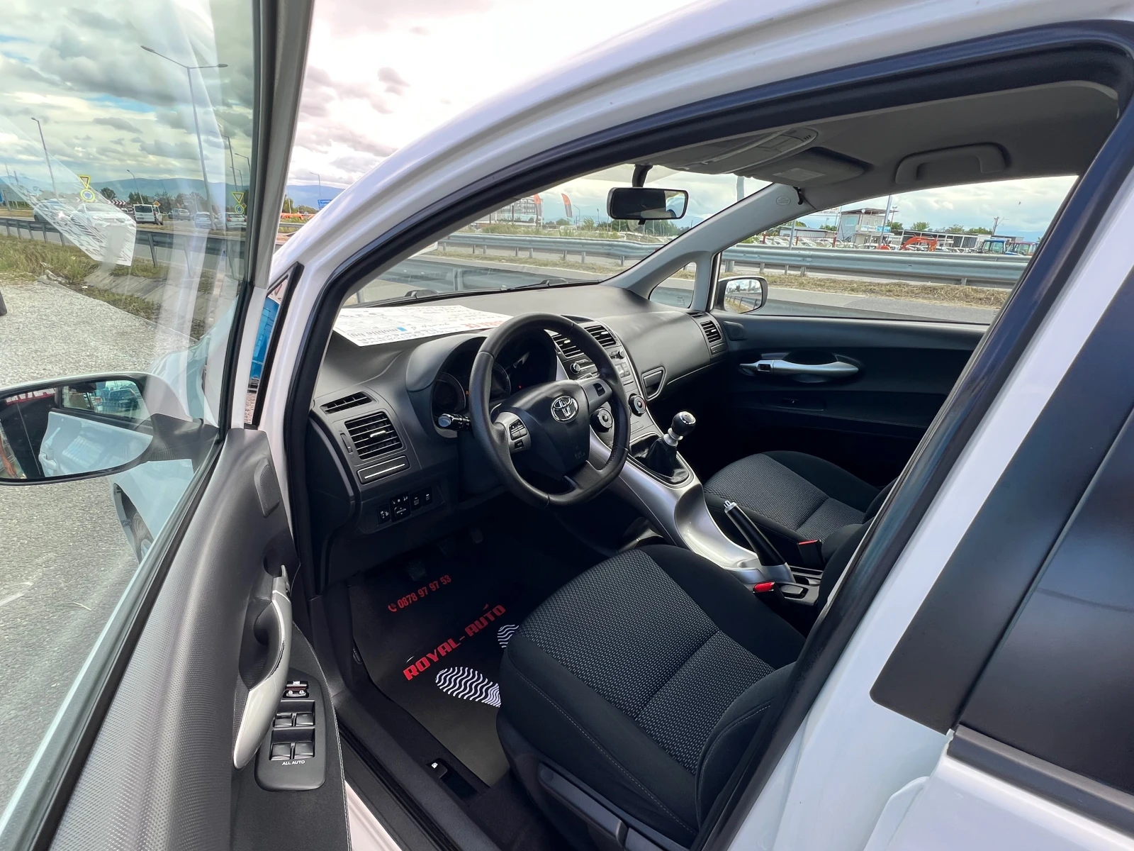 Toyota Auris ������-�����-��� | Mobile.bg � ����������� 7