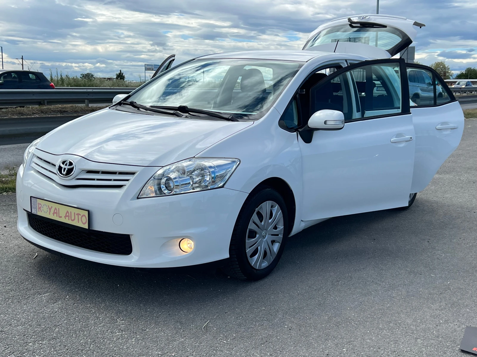 Toyota Auris ������-�����-��� | Mobile.bg � ����������� 17