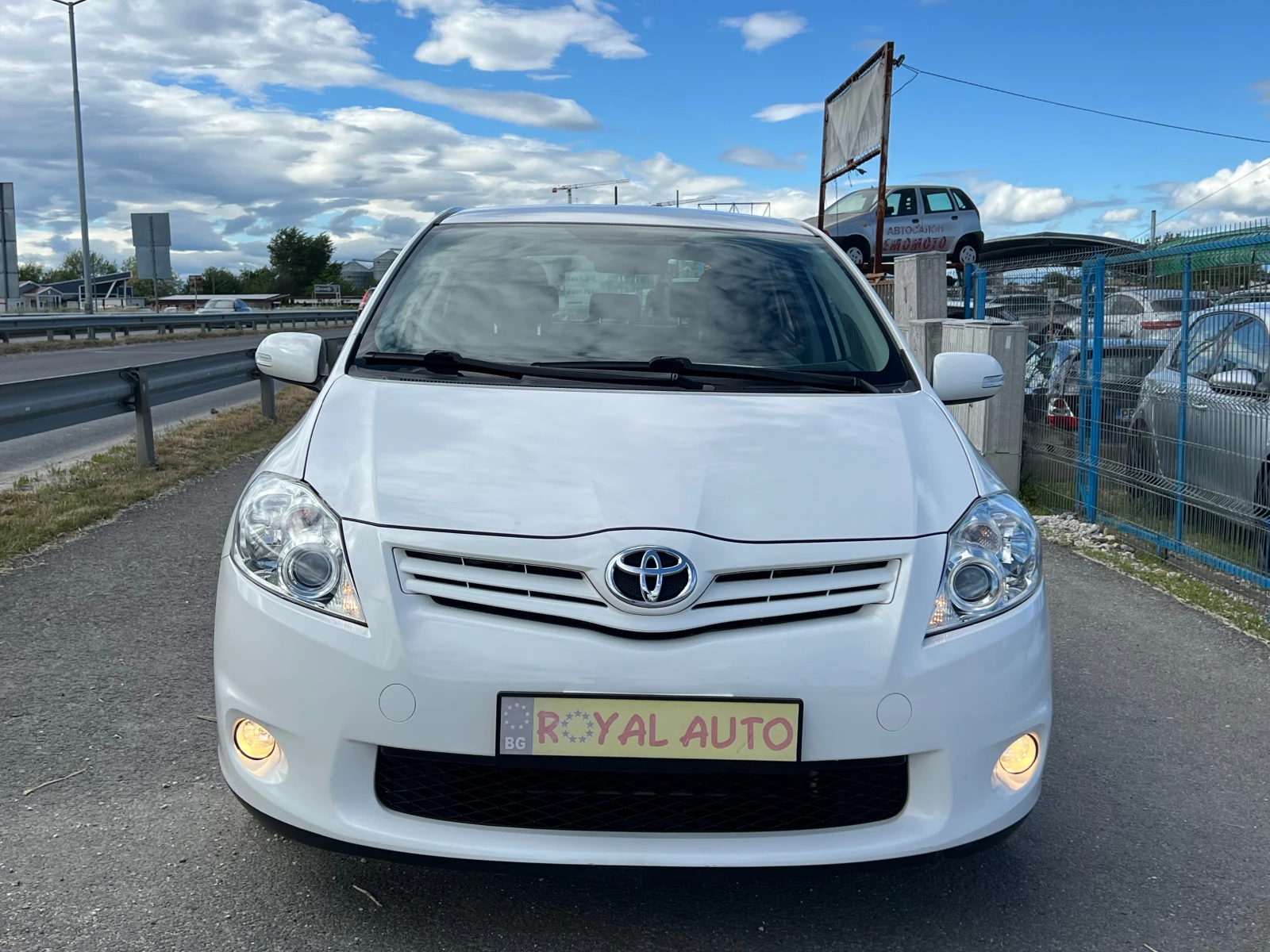 Toyota Auris ������-�����-��� | Mobile.bg � ����������� 2