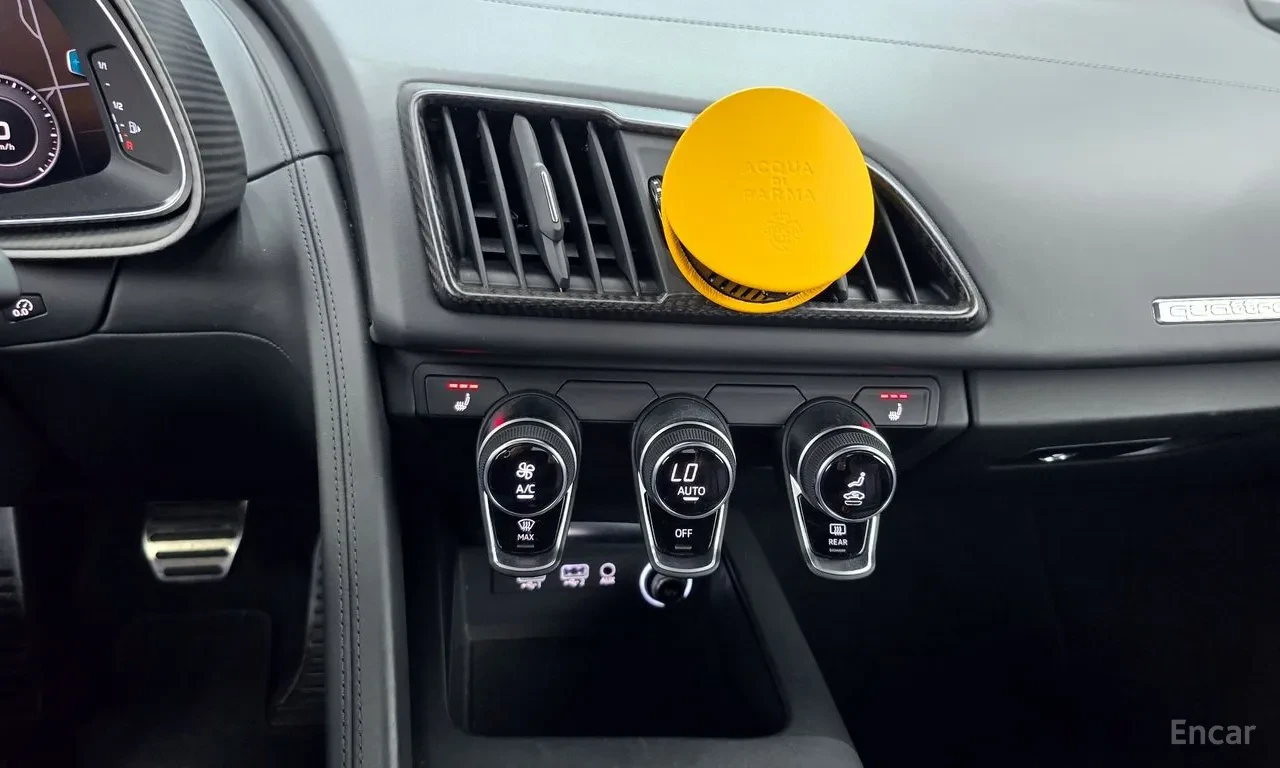 Audi R8 5.2 V10 Plus Coupe| V10| QUATTRO| LED| VIRTUAL COC, снимка 13 - Автомобили и джипове - 55010993