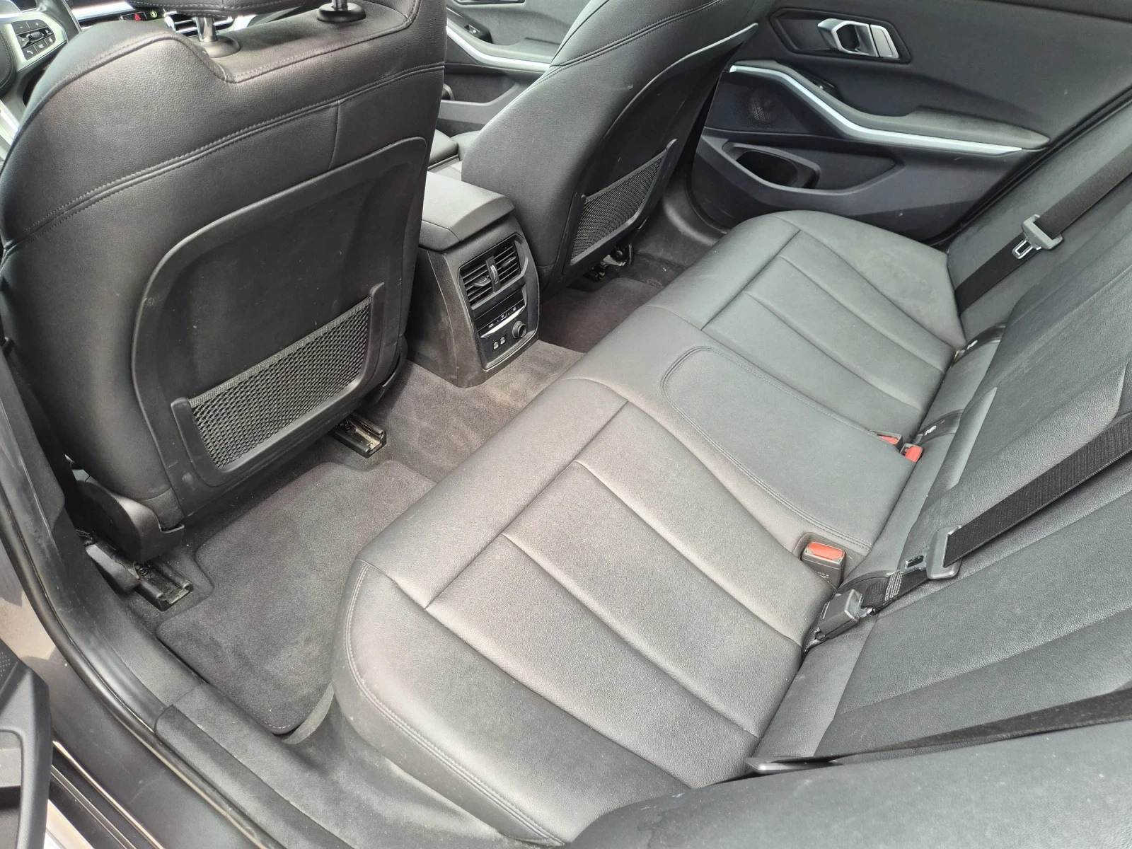 BMW 330 i Xdvive, снимка 9 - Автомобили и джипове - 55194329