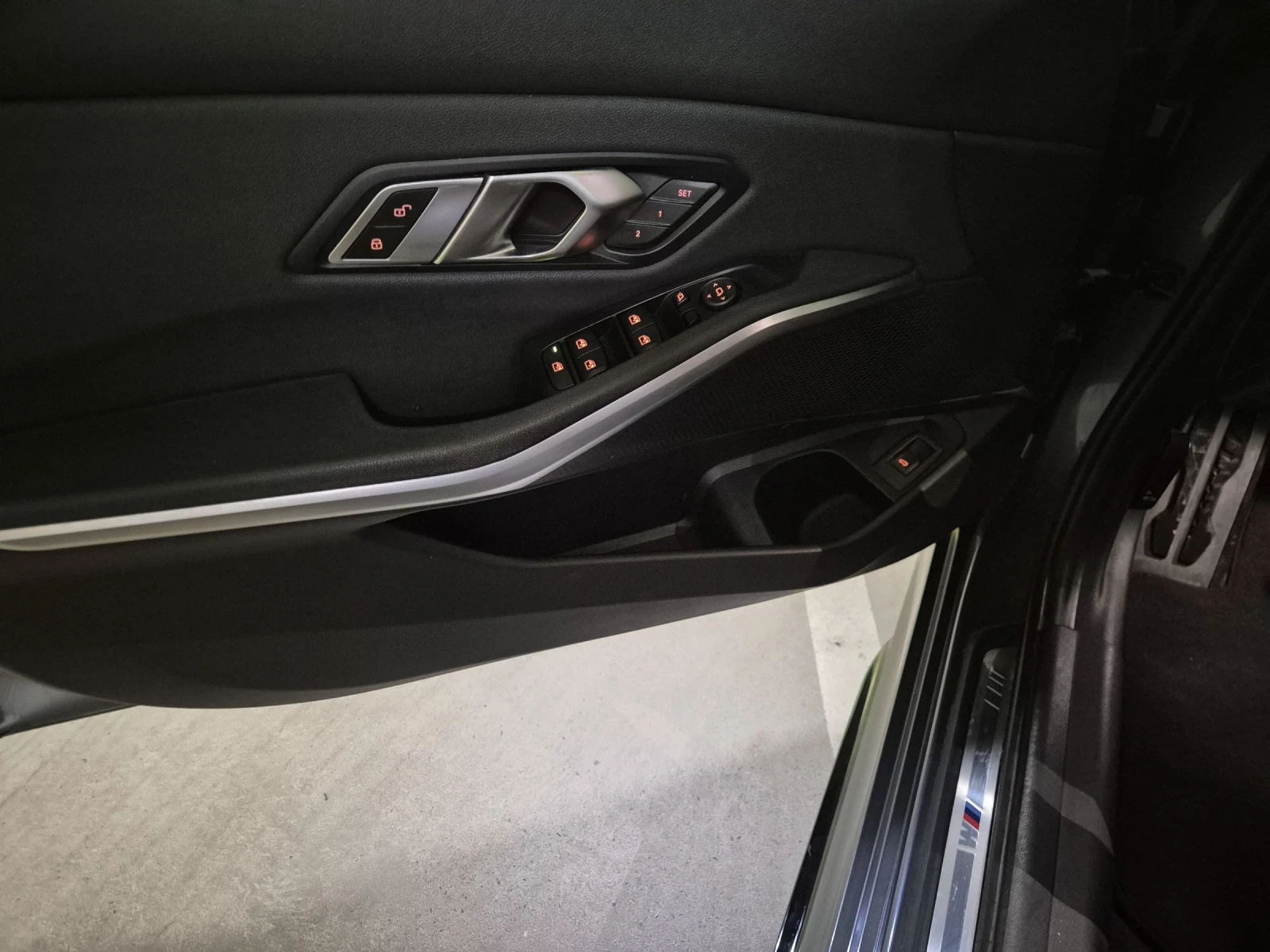 BMW 330 i Xdvive, снимка 12 - Автомобили и джипове - 55194329