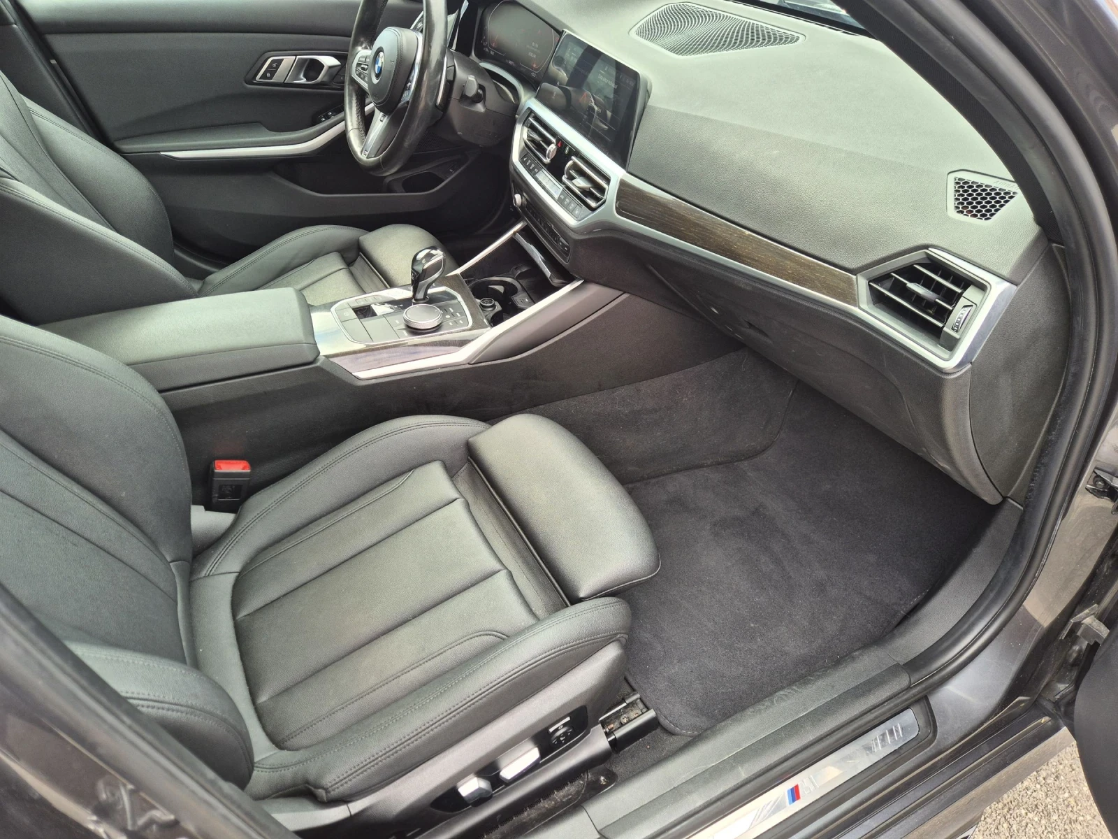 BMW 330 i Xdvive, снимка 8 - Автомобили и джипове - 55194329