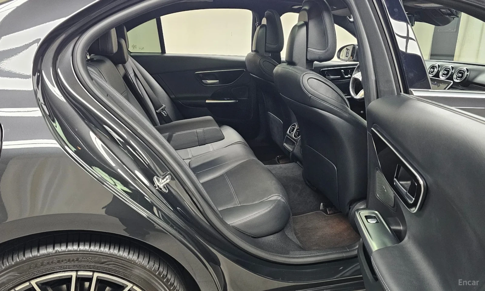 Mercedes-Benz C 200 C200 4MATIC, снимка 12 - Автомобили и джипове - 55575044
