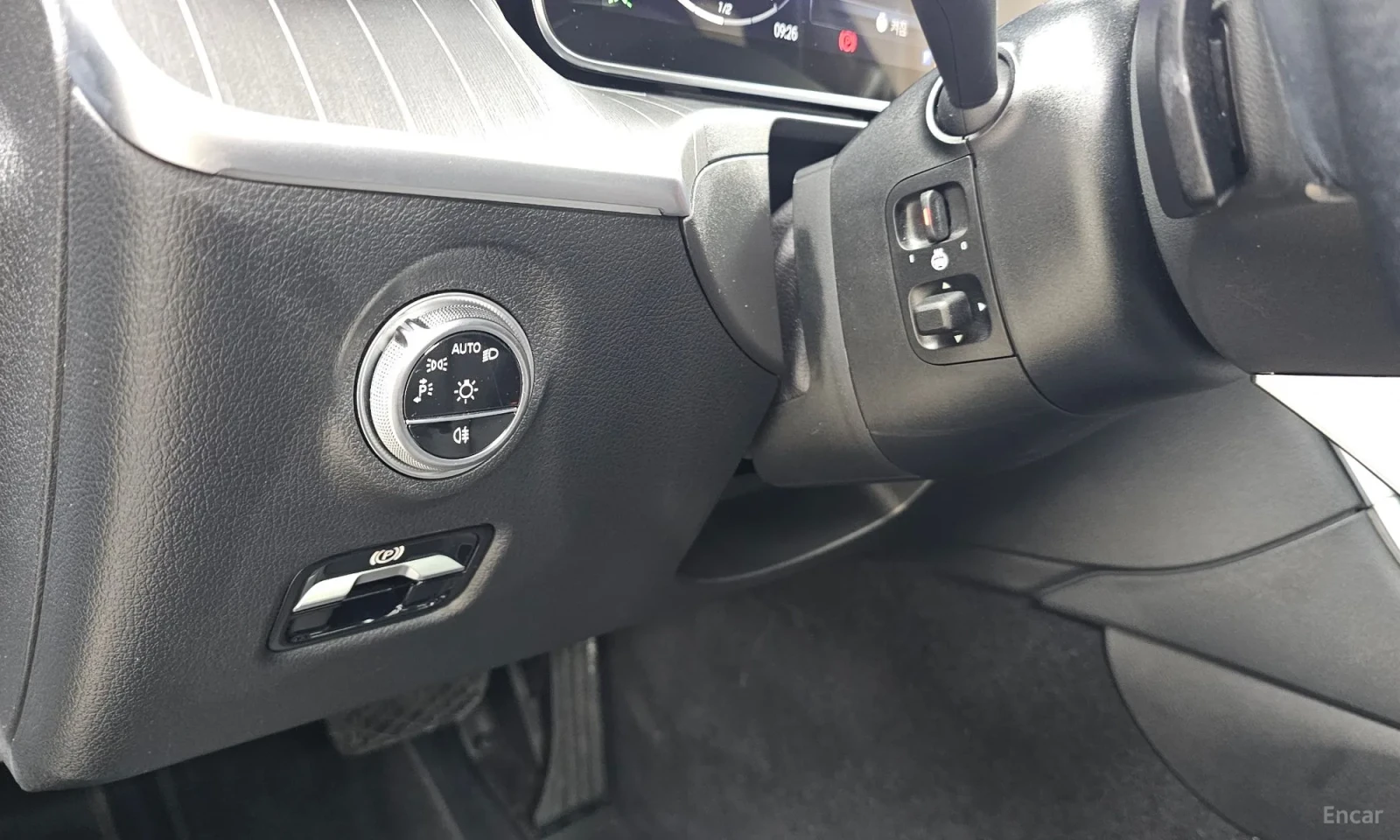 Mercedes-Benz C 200 C200 4MATIC, снимка 14 - Автомобили и джипове - 55575044