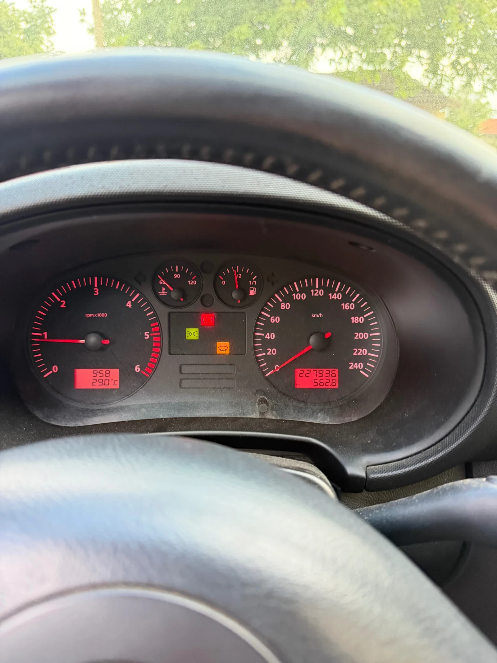 Seat Leon 1.9 TDi 90, снимка 8 - Автомобили и джипове - 55881664