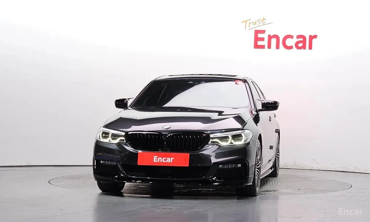 BMW 530 xDrive M Sport Plus/ДИСТРОНИК/360/ОБДУХ/ПОДГРЕВ, снимка 3 - Автомобили и джипове - 55897778