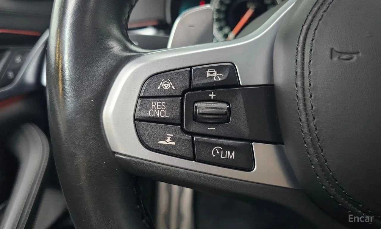 BMW 530 xDrive M Sport Plus/ДИСТРОНИК/360/ОБДУХ/ПОДГРЕВ, снимка 15 - Автомобили и джипове - 55897778