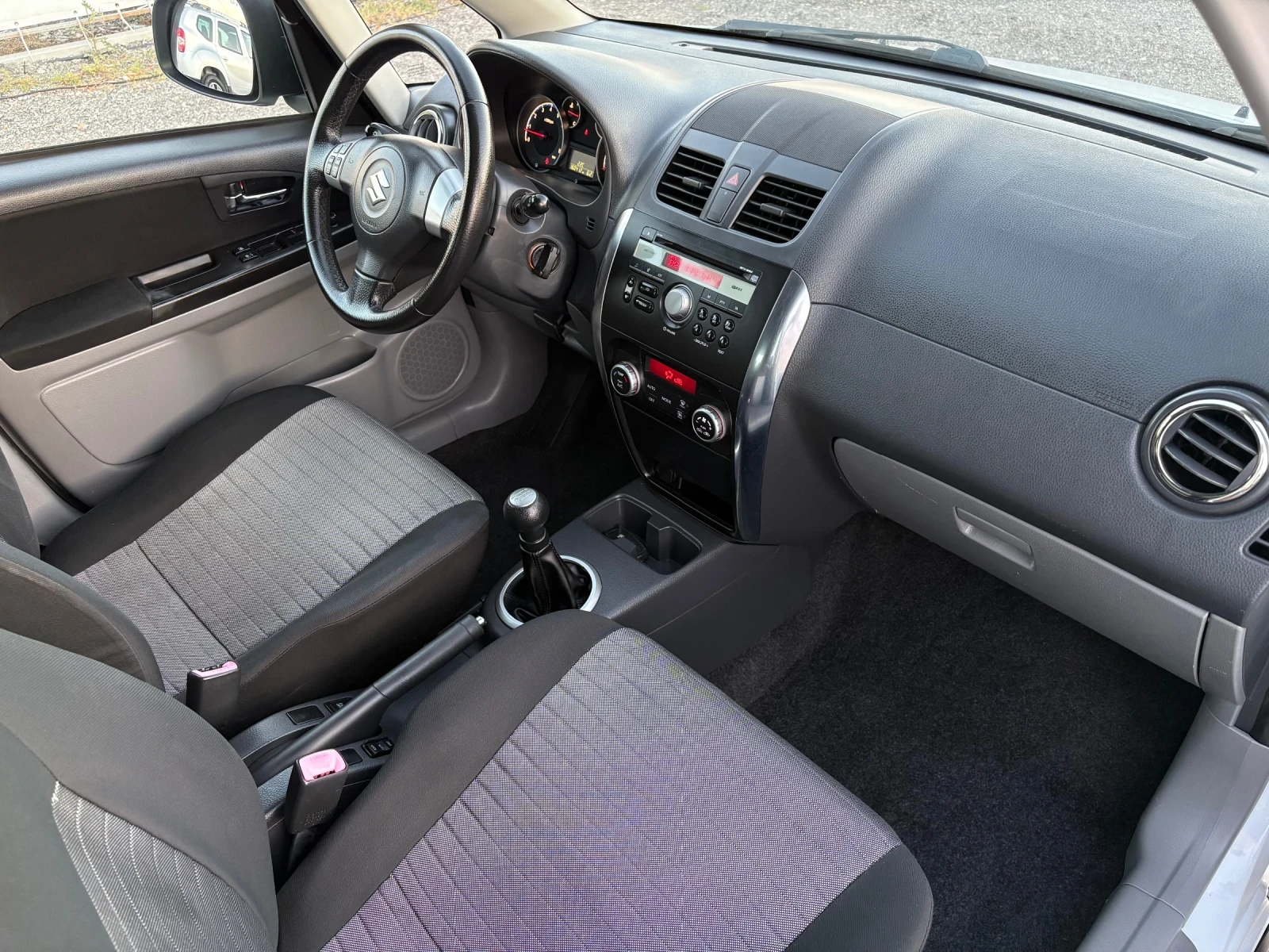 Suzuki SX4 1.6i 120кс 4x4 160.000 КМ, снимка 8 - Автомобили и джипове - 56152174