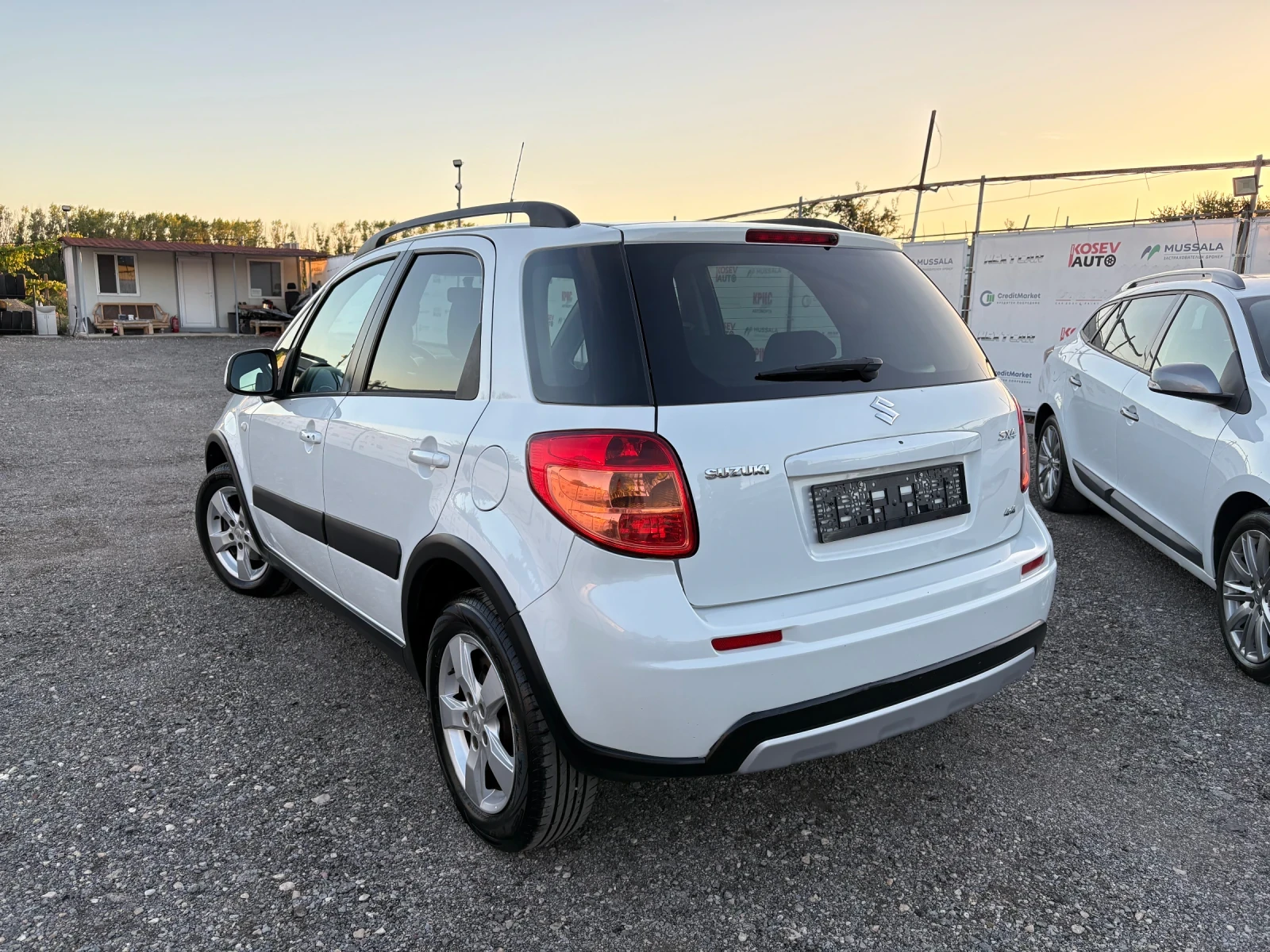 Suzuki SX4 1.6i 120кс 4x4 160.000 КМ, снимка 5 - Автомобили и джипове - 56152174