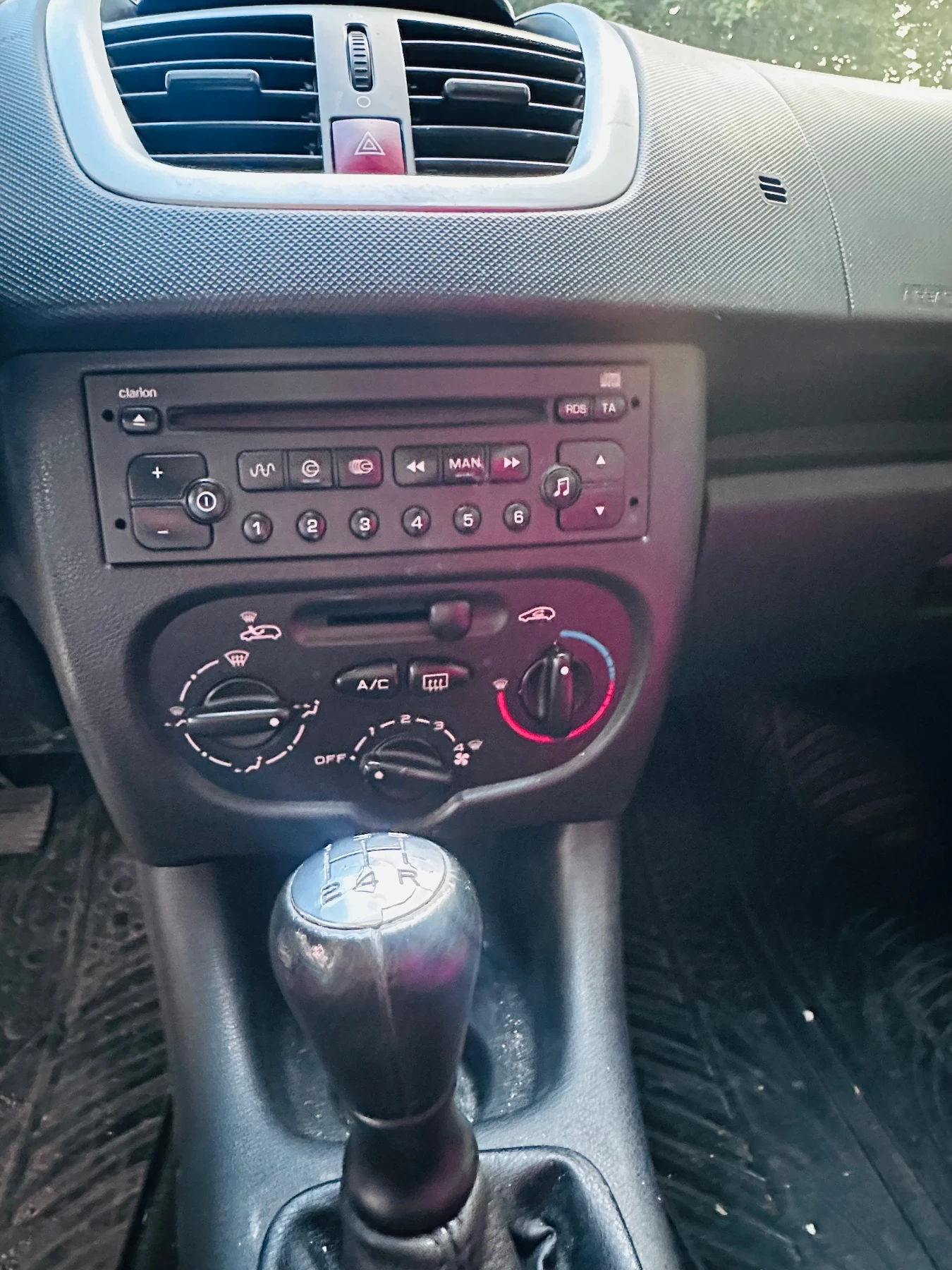 Peugeot 206 1.4, снимка 12 - Автомобили и джипове - 56247393