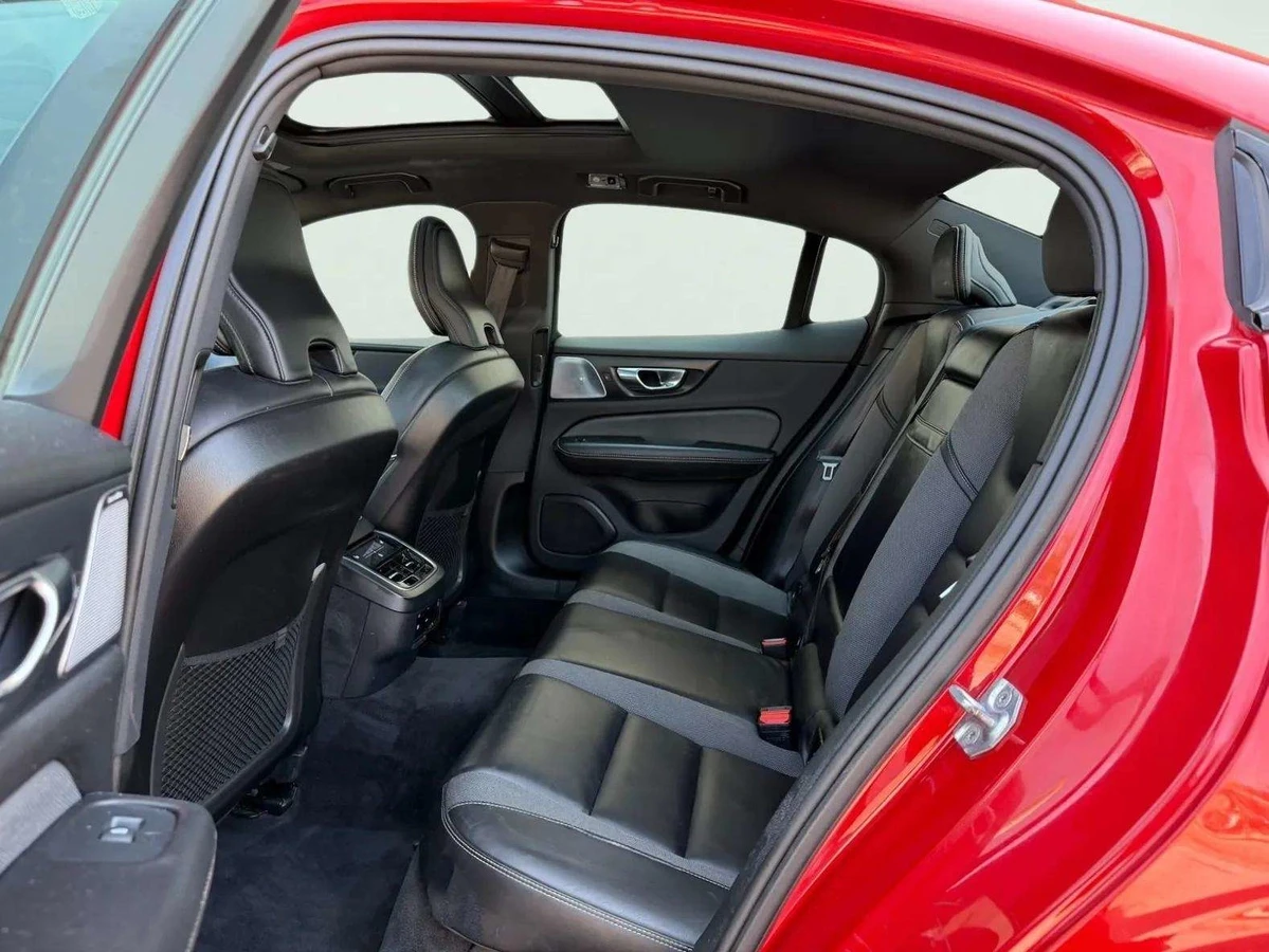 Volvo S60 T6* R-DESIGN* ПЪЛНА ИСТОРИЯ, снимка 10 - Автомобили и джипове - 56313495