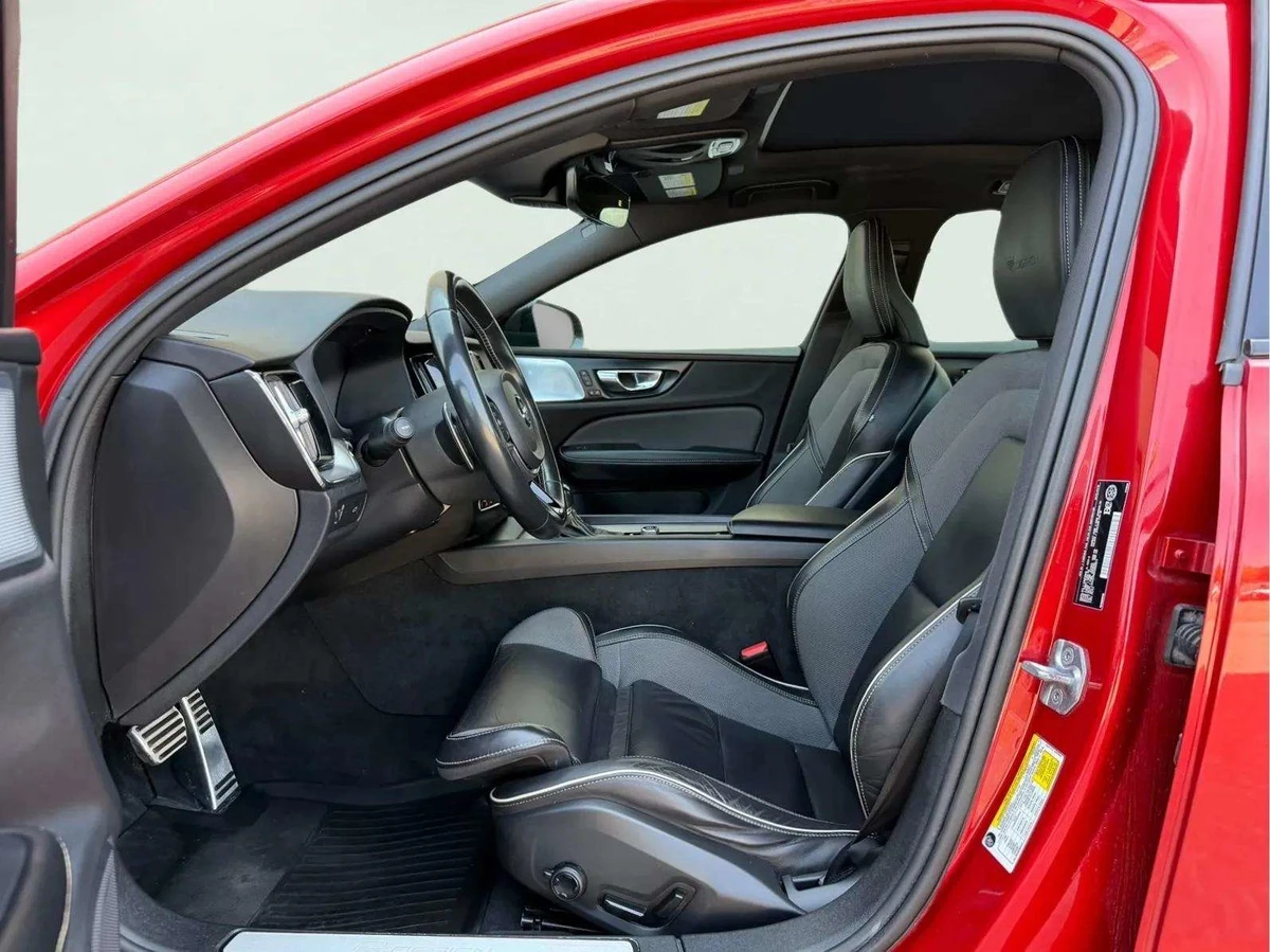 Volvo S60 T6* R-DESIGN* ПЪЛНА ИСТОРИЯ, снимка 6 - Автомобили и джипове - 56313495