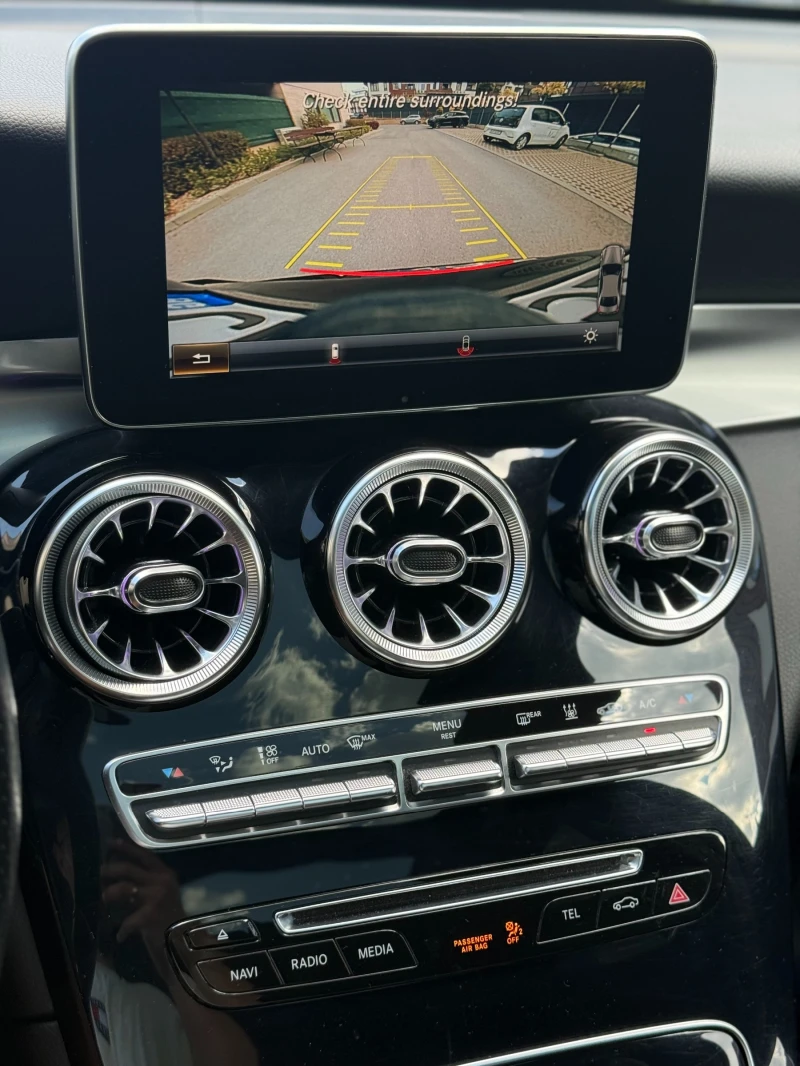 Mercedes-Benz GLC 350 4Matic* Панорама* AndroidAuto/Carplay* Печка, снимка 14 - Автомобили и джипове - 52229956